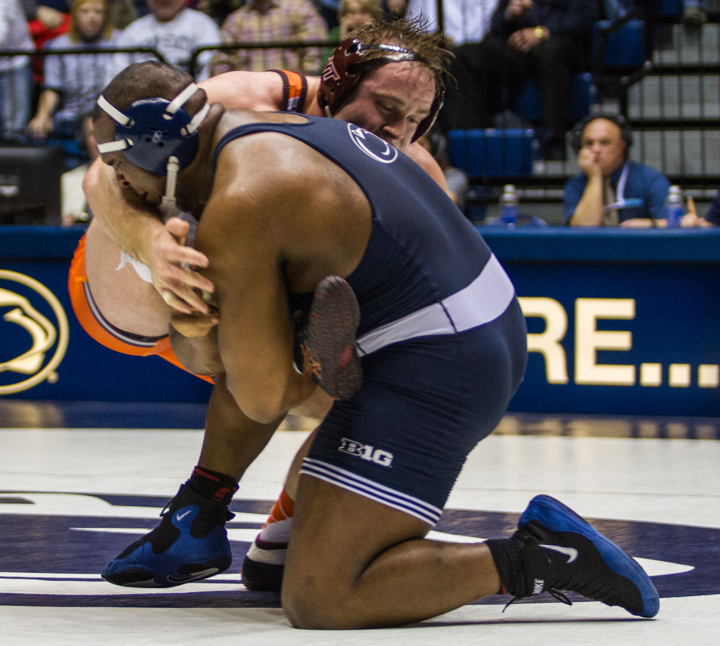 Lawson trying for takedown